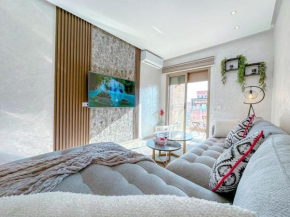 New apartement next carre eden